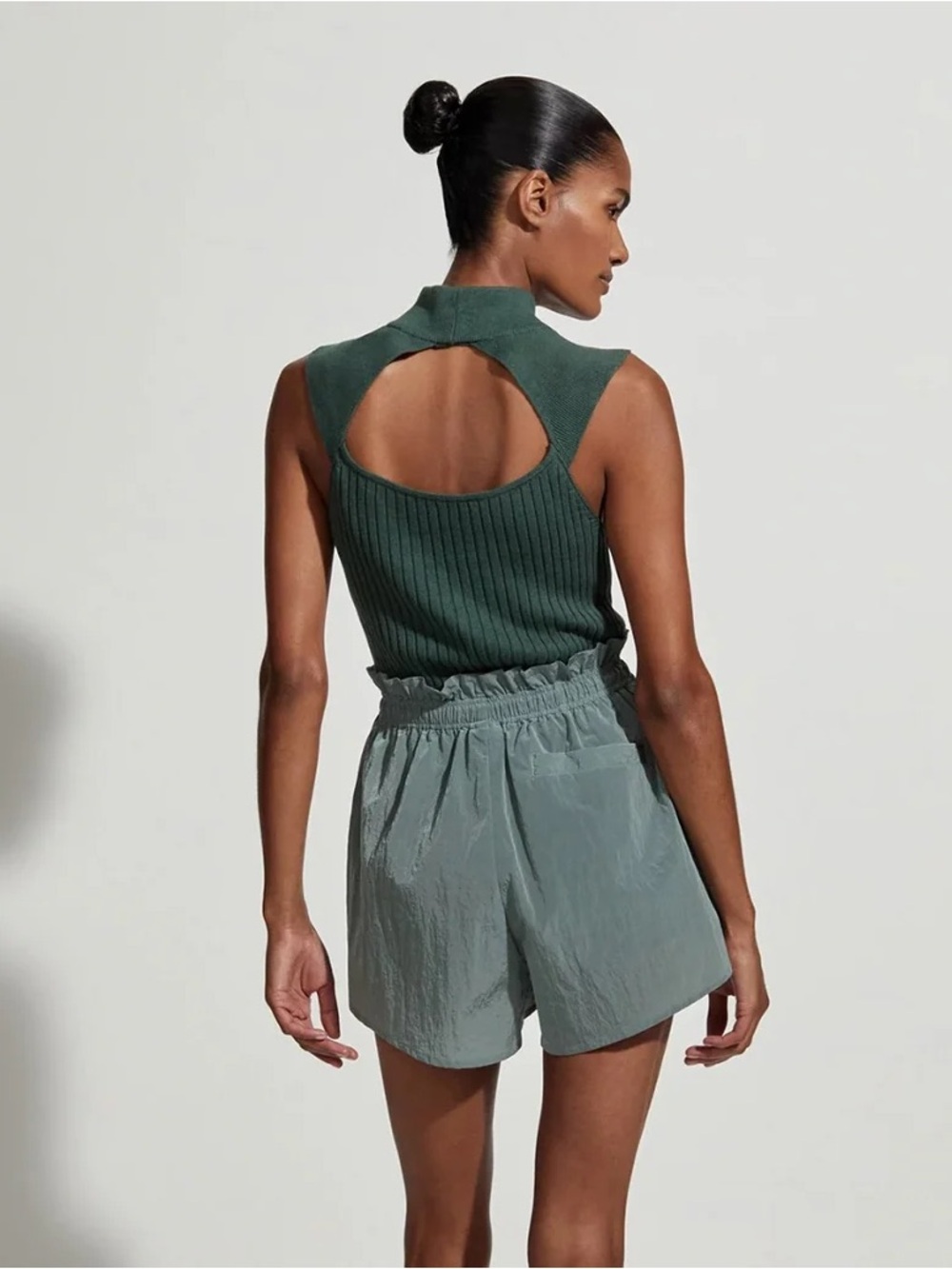 Varley Green Fowler Fitted Ribbed Cut Out Back Cap Sleeve Tank